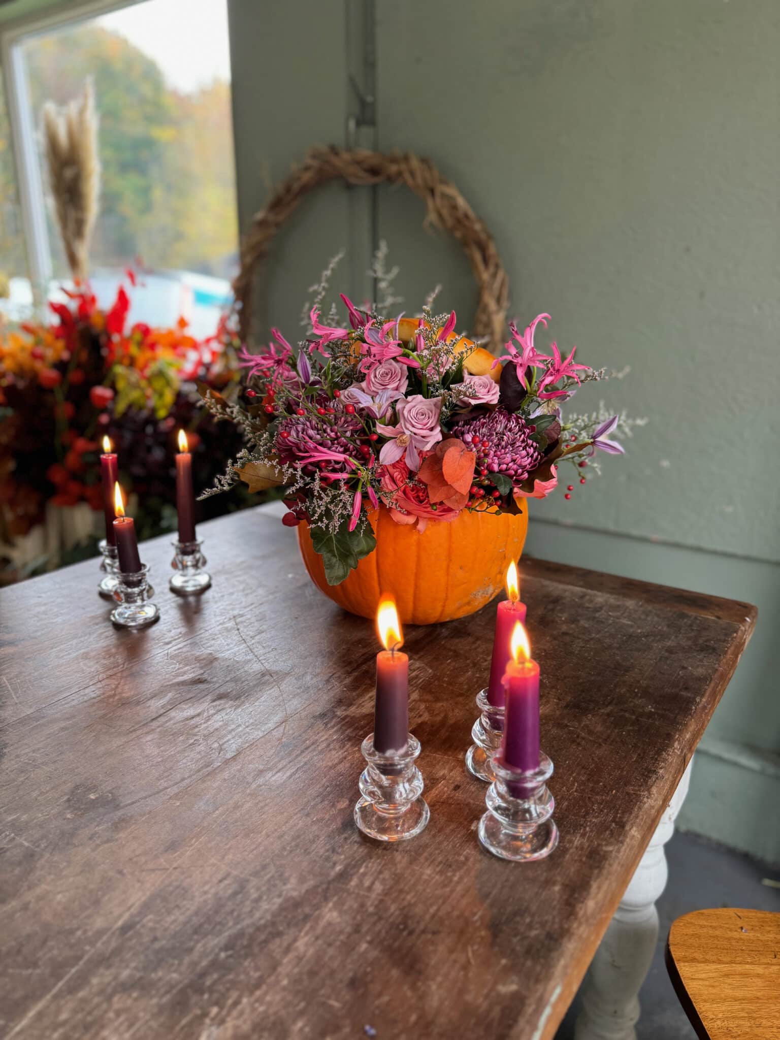 pumpkin flower design class teaching beginners how to arrange autumn flowers
